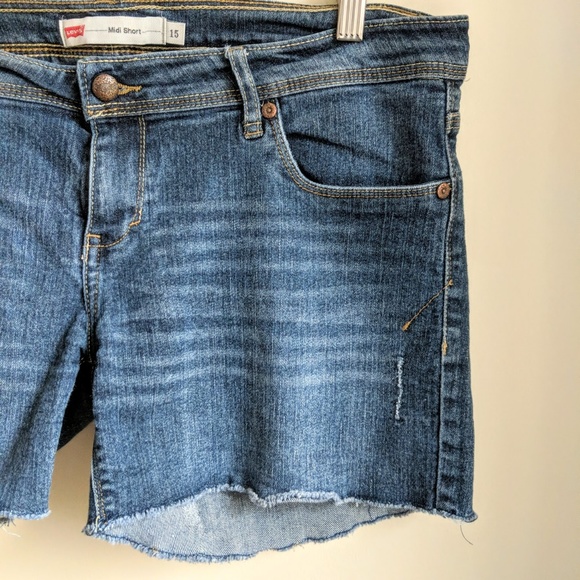 [Levi's] Dark Wash Distressed Raw Hem Midi Short - Picture 3 of 8